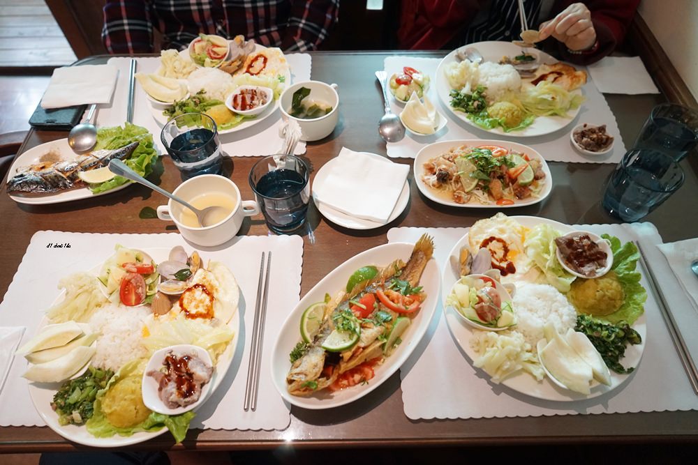 埔里餐廳推薦訴說生活藝文氣息濃厚的簡餐店一份餐點八種配菜 拉拉隨性隨意走走看看