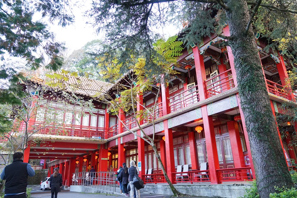 梨山賓館和平鄉中國傳統宮殿式旅館住宿蜜蘋果好甜好脆好好吃近福壽山 拉拉隨性隨意走走看看